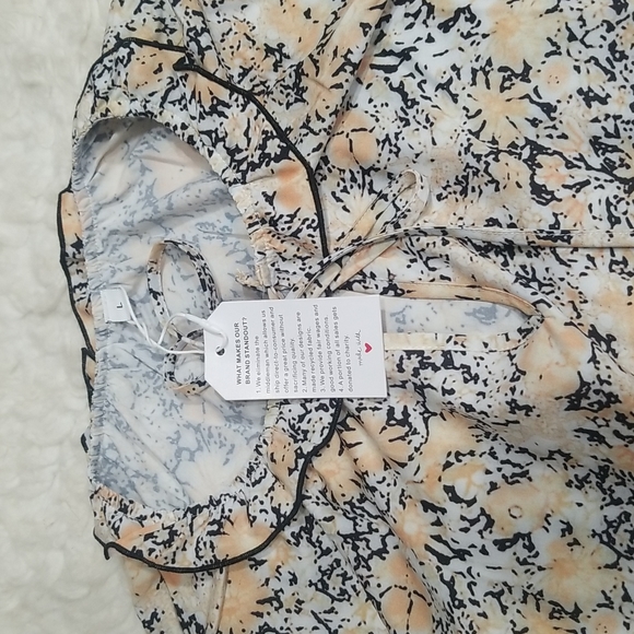 Made with Love Pattern Long Sleeves Ruffled Dress. L - Picture 5 of 10